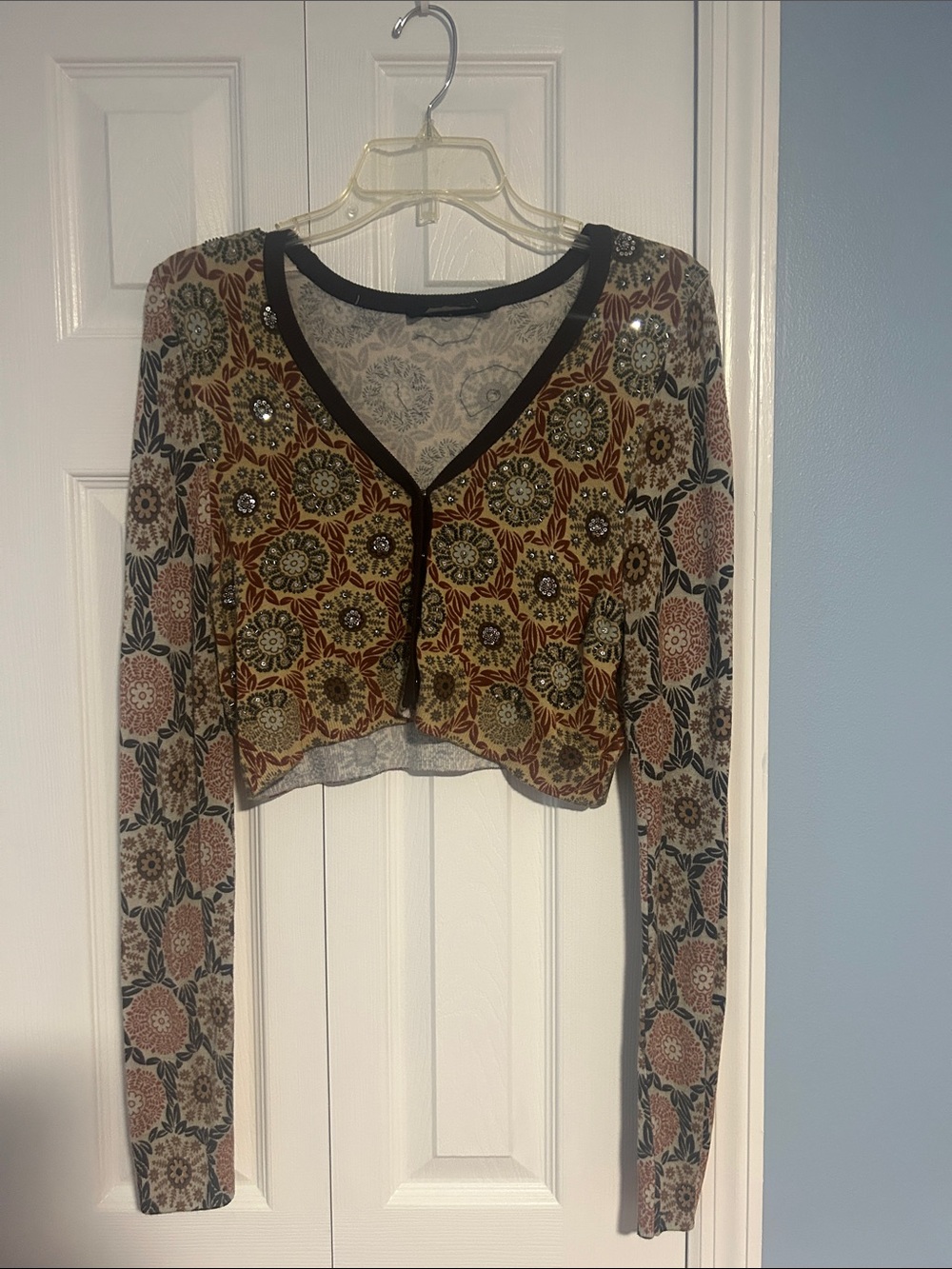 Cropped Floral V-Neck Long Sleeve Top - Multicolor